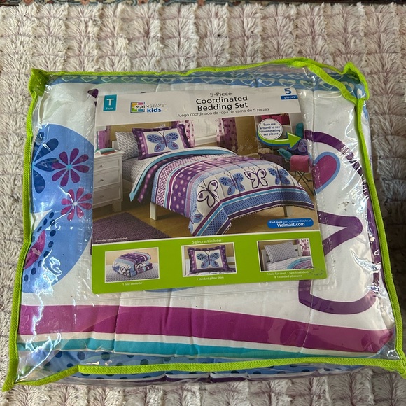 Mainstays Other - Mainstays Kids Twin 5 piece Coordinated Bedding Set -